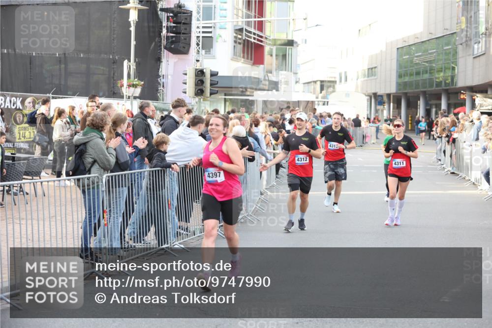 12.06.2026 - Holstenköstenlauf Andreas Tolksdorf http://msf.ph/oto/9747990 12.06.2026 20:07:25 Laufen 14, 17, 4397, 4312, 4313, 4311 meine-sportfotos.de