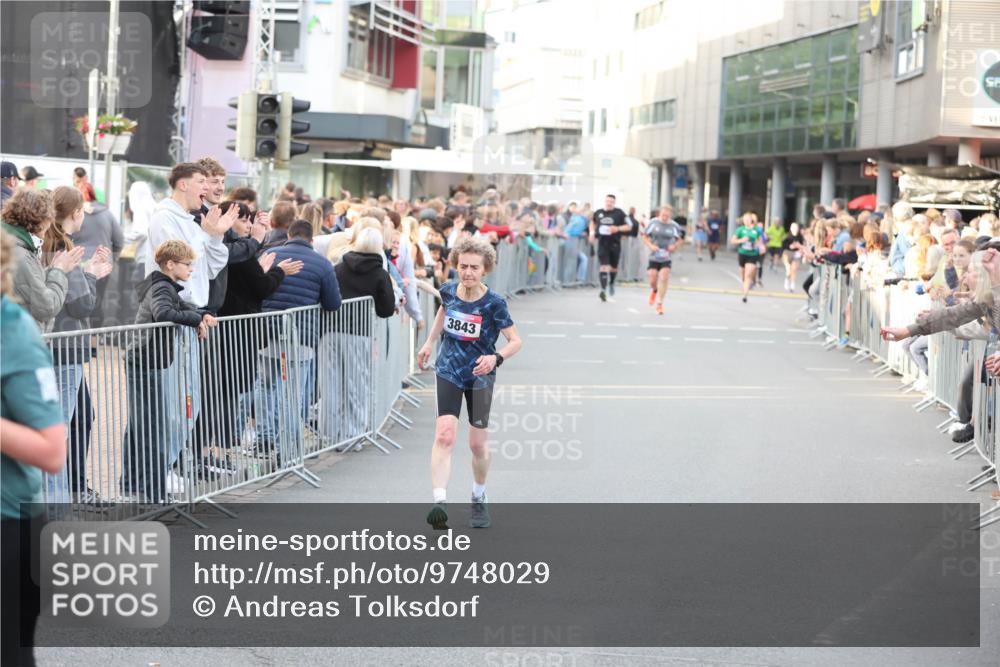 12.06.2026 - Holstenköstenlauf Andreas Tolksdorf http://msf.ph/oto/9748029 12.06.2026 20:08:16 Laufen 3843 meine-sportfotos.de