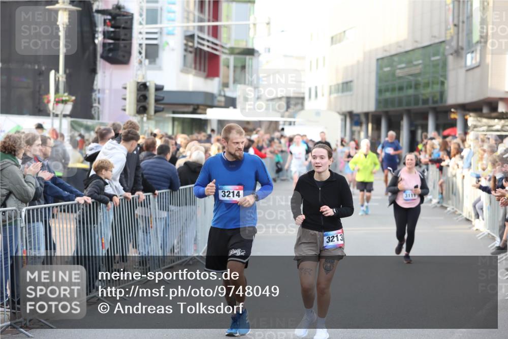12.06.2026 - Holstenköstenlauf Andreas Tolksdorf http://msf.ph/oto/9748049 12.06.2026 20:08:37 Laufen 3214, 3213, 311 meine-sportfotos.de
