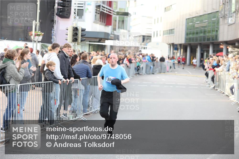 12.06.2026 - Holstenköstenlauf Andreas Tolksdorf http://msf.ph/oto/9748056 12.06.2026 20:08:53 Laufen 35 meine-sportfotos.de