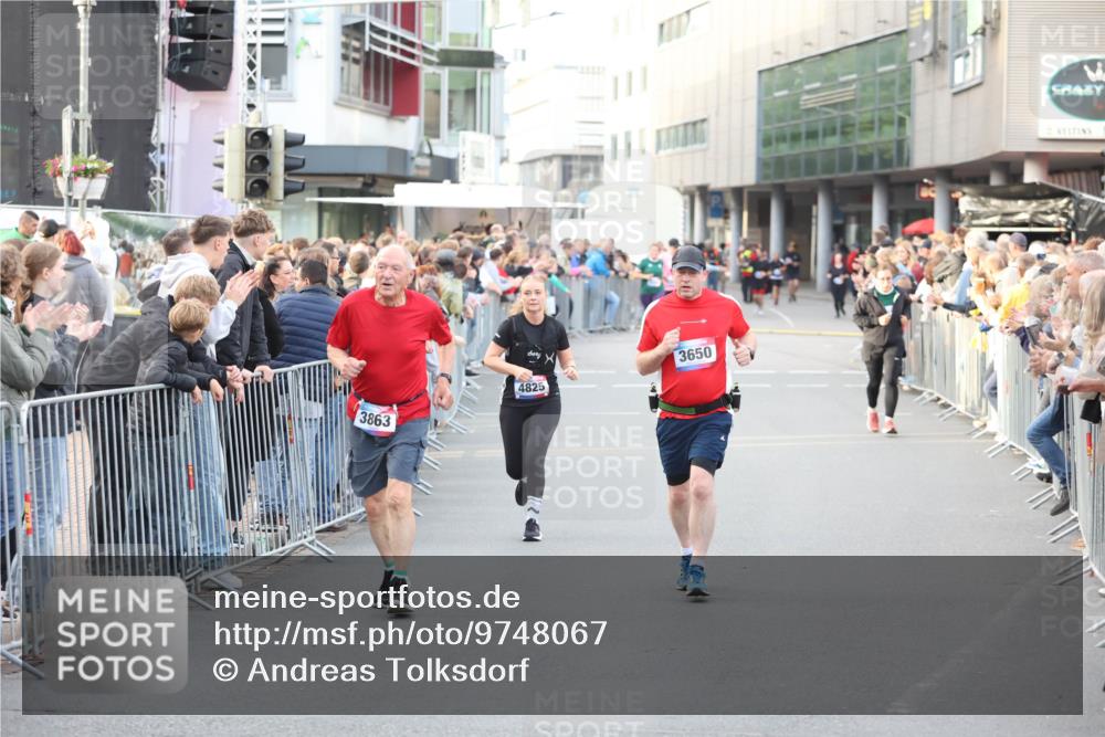 12.06.2026 - Holstenköstenlauf Andreas Tolksdorf http://msf.ph/oto/9748067 12.06.2026 20:09:24 Laufen 3863, 4825, 3650 meine-sportfotos.de