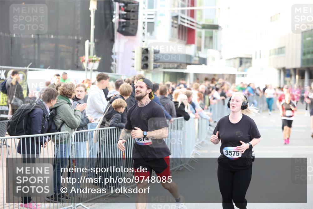 12.06.2026 - Holstenköstenlauf Andreas Tolksdorf http://msf.ph/oto/9748085 12.06.2026 20:09:48 Laufen 14, 3374, 3575 meine-sportfotos.de