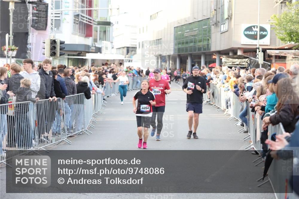 12.06.2026 - Holstenköstenlauf Andreas Tolksdorf http://msf.ph/oto/9748086 12.06.2026 20:09:53 Laufen 4854, 3139, 3049 meine-sportfotos.de