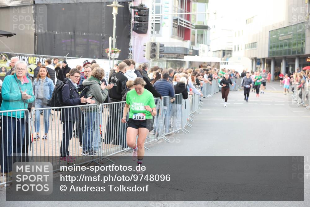12.06.2026 - Holstenköstenlauf Andreas Tolksdorf http://msf.ph/oto/9748096 12.06.2026 20:10:07 Laufen 3182 meine-sportfotos.de