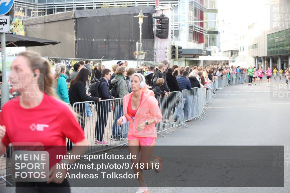 12.06.2026 - Holstenköstenlauf Andreas Tolksdorf http://msf.ph/oto/9748116 12.06.2026 20:10:37 Laufen 53, 4401 meine-sportfotos.de