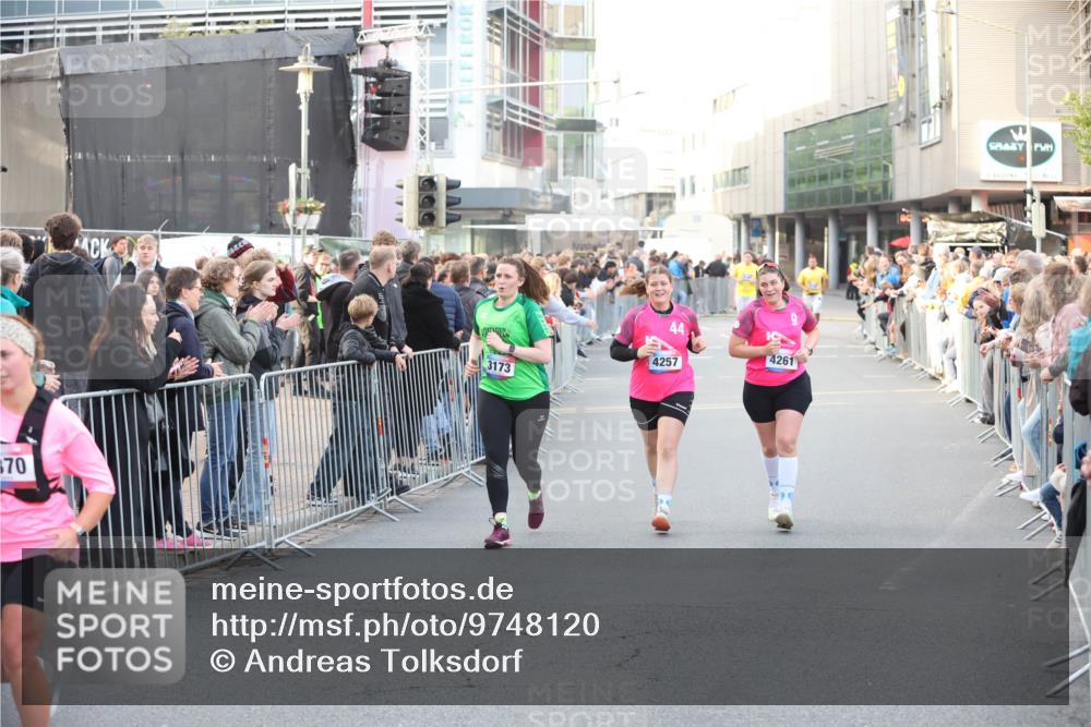 12.06.2026 - Holstenköstenlauf Andreas Tolksdorf http://msf.ph/oto/9748120 12.06.2026 20:10:50 Laufen 370, 3173, 44, 4257, 4261 meine-sportfotos.de