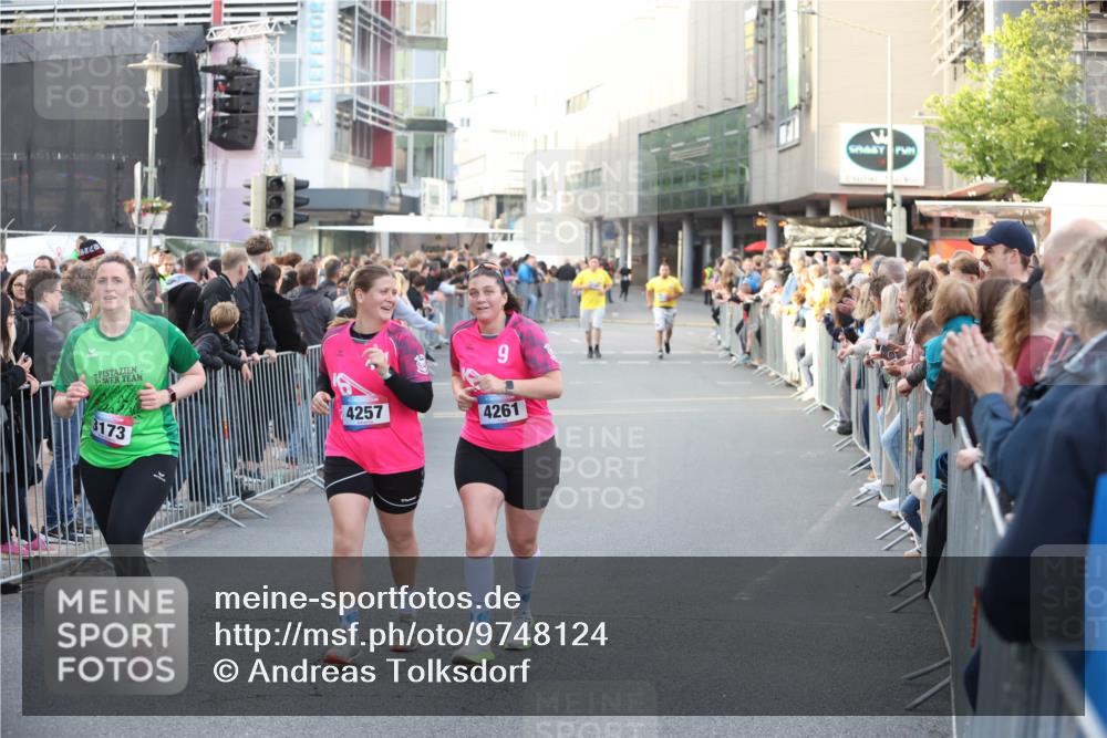 12.06.2026 - Holstenköstenlauf Andreas Tolksdorf http://msf.ph/oto/9748124 12.06.2026 20:10:52 Laufen 3173, 9, 4257, 4261 meine-sportfotos.de