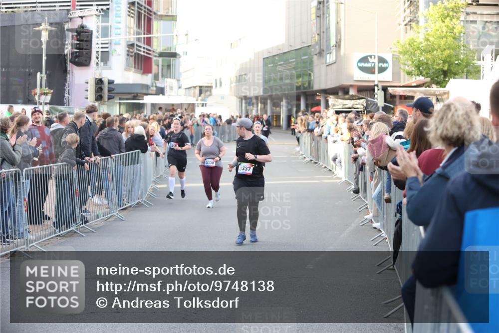 12.06.2026 - Holstenköstenlauf Andreas Tolksdorf http://msf.ph/oto/9748138 12.06.2026 20:11:23 Laufen 3338, 3337 meine-sportfotos.de