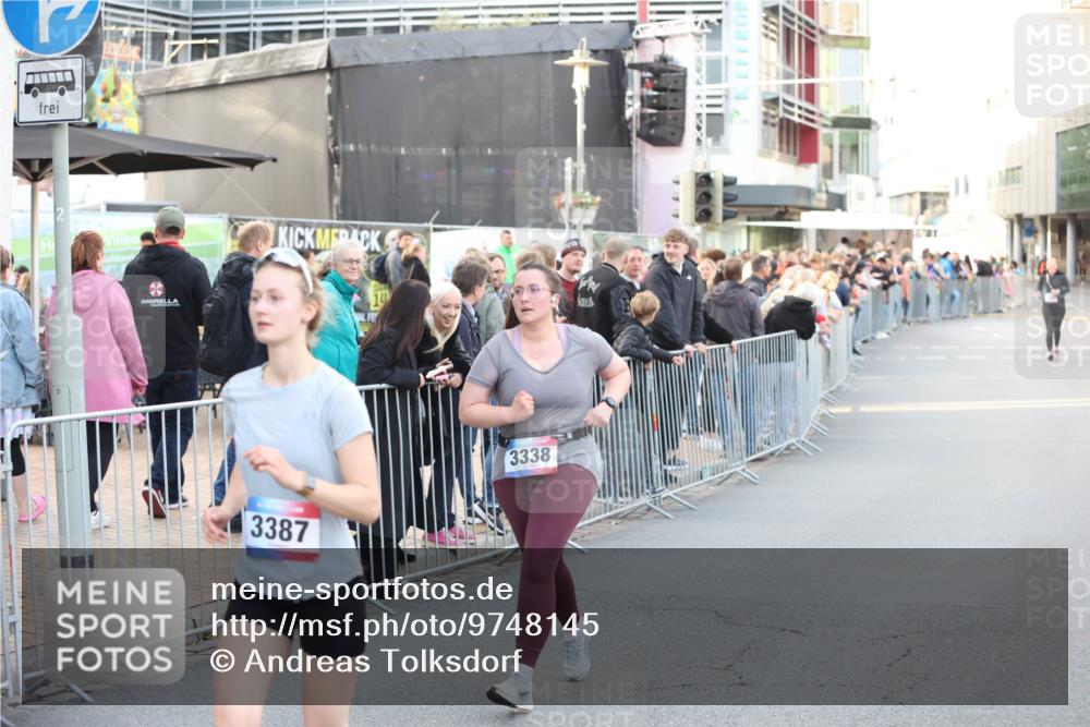 12.06.2026 - Holstenköstenlauf Andreas Tolksdorf http://msf.ph/oto/9748145 12.06.2026 20:11:28 Laufen 3387, 3338 meine-sportfotos.de