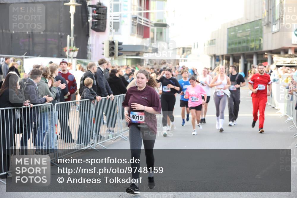 12.06.2026 - Holstenköstenlauf Andreas Tolksdorf http://msf.ph/oto/9748159 12.06.2026 20:12:22 Laufen 4019, 4658, 11, 4389, 3371, 4433, 4822 meine-sportfotos.de