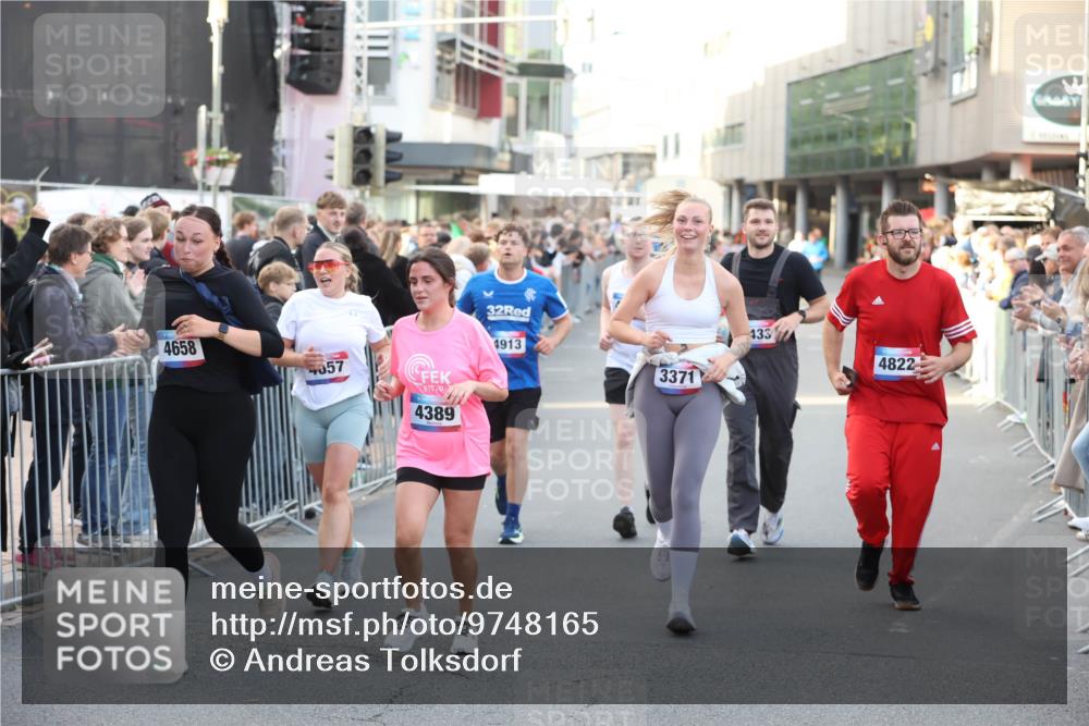 12.06.2026 - Holstenköstenlauf Andreas Tolksdorf http://msf.ph/oto/9748165 12.06.2026 20:12:25 Laufen 4658, 4057, 203, 4389, 32, 4913, 3371, 433, 4822 meine-sportfotos.de