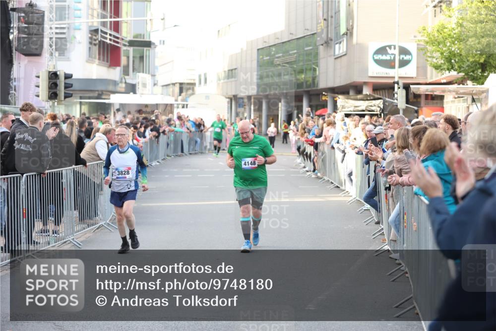 12.06.2026 - Holstenköstenlauf Andreas Tolksdorf http://msf.ph/oto/9748180 12.06.2026 20:12:51 Laufen 3828, 4148 meine-sportfotos.de