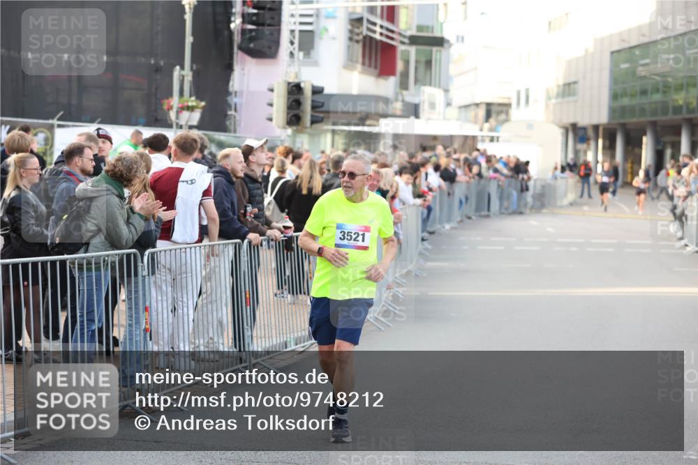 12.06.2026 - Holstenköstenlauf Andreas Tolksdorf http://msf.ph/oto/9748212 12.06.2026 20:14:12 Laufen 3521 meine-sportfotos.de