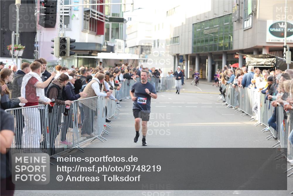 12.06.2026 - Holstenköstenlauf Andreas Tolksdorf http://msf.ph/oto/9748219 12.06.2026 20:14:31 Laufen 4864 meine-sportfotos.de