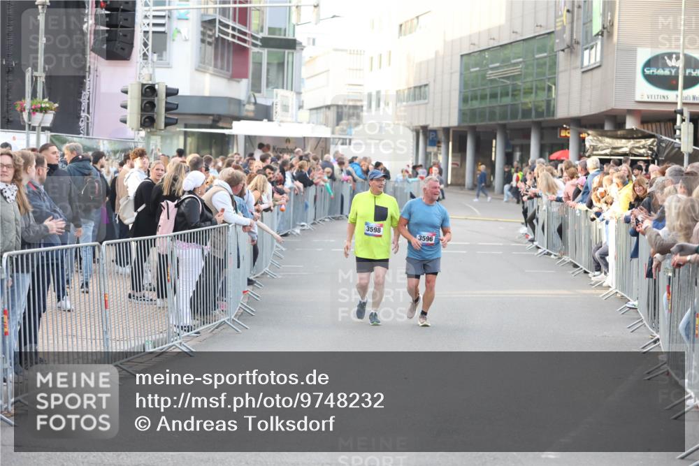 12.06.2026 - Holstenköstenlauf Andreas Tolksdorf http://msf.ph/oto/9748232 12.06.2026 20:15:29 Laufen 3598, 3596 meine-sportfotos.de