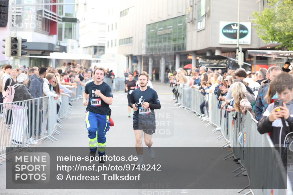 12.06.2026 - Holstenköstenlauf Andreas Tolksdorf http://msf.ph/oto/9748242 12.06.2026 20:16:16 Laufen 4651, 4693 meine-sportfotos.de