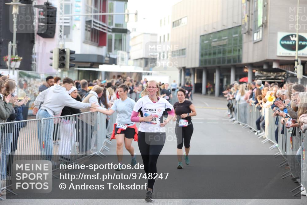 12.06.2026 - Holstenköstenlauf Andreas Tolksdorf http://msf.ph/oto/9748247 12.06.2026 20:16:22 Laufen 3115, 88, 3113 meine-sportfotos.de