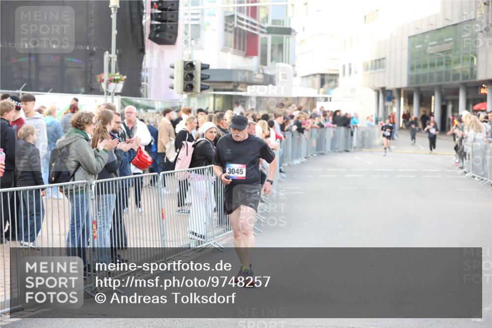 12.06.2026 - Holstenköstenlauf Andreas Tolksdorf http://msf.ph/oto/9748257 12.06.2026 20:16:39 Laufen 3045 meine-sportfotos.de