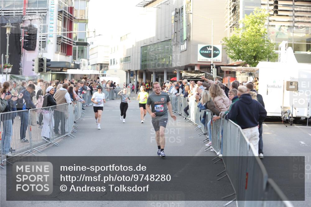 12.06.2026 - Holstenköstenlauf Andreas Tolksdorf http://msf.ph/oto/9748280 12.06.2026 20:17:46 Laufen 561, 3376, 3222, 265 meine-sportfotos.de