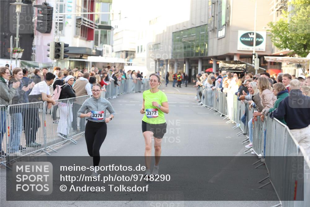 12.06.2026 - Holstenköstenlauf Andreas Tolksdorf http://msf.ph/oto/9748290 12.06.2026 20:17:52 Laufen 3372, 3376 meine-sportfotos.de