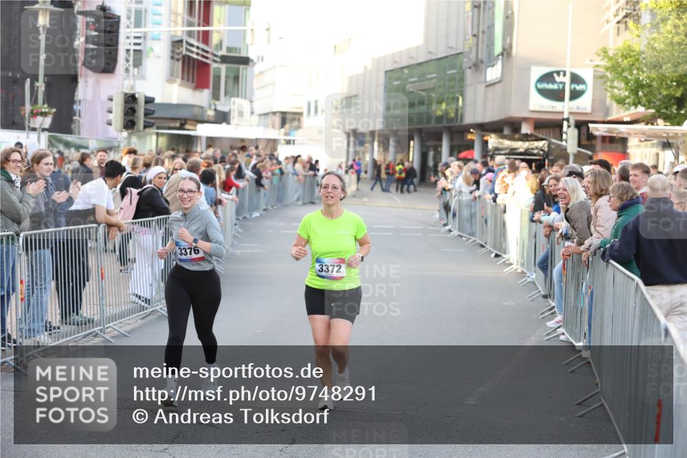 12.06.2026 - Holstenköstenlauf Andreas Tolksdorf http://msf.ph/oto/9748291 12.06.2026 20:17:53 Laufen 3376, 3372 meine-sportfotos.de