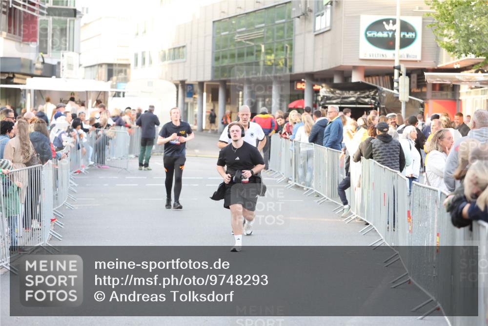 12.06.2026 - Holstenköstenlauf Andreas Tolksdorf http://msf.ph/oto/9748293 12.06.2026 20:21:39 Laufen 759 meine-sportfotos.de