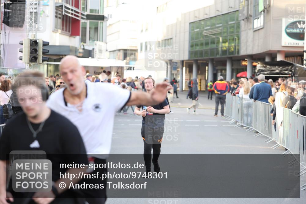 12.06.2026 - Holstenköstenlauf Andreas Tolksdorf http://msf.ph/oto/9748301 12.06.2026 20:21:45 Laufen  meine-sportfotos.de