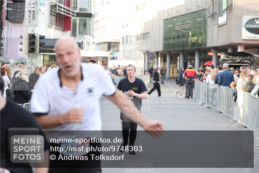 12.06.2026 - Holstenköstenlauf Andreas Tolksdorf http://msf.ph/oto/9748303 12.06.2026 20:21:45 Laufen 4567 meine-sportfotos.de