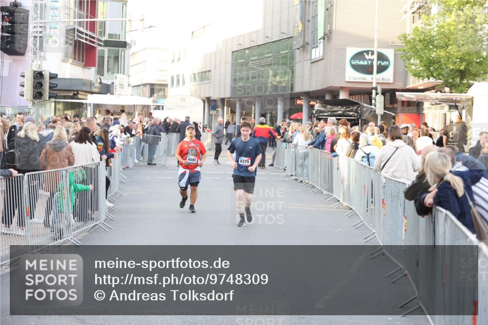 12.06.2026 - Holstenköstenlauf Andreas Tolksdorf http://msf.ph/oto/9748309 12.06.2026 20:22:47 Laufen 4680, 4375 meine-sportfotos.de