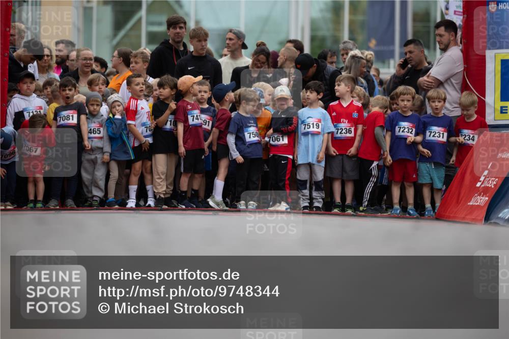 12.06.2026 - Holstenköstenlauf Michael Strokosch http://msf.ph/oto/9748344 12.06.2026 14:53:18 Laufen 1096, 7121, 7081, 7067, 741, 10, 91, 7519, 465, 70, 7236, 7232, 7231, 750, 7234, 7061 meine-sportfotos.de