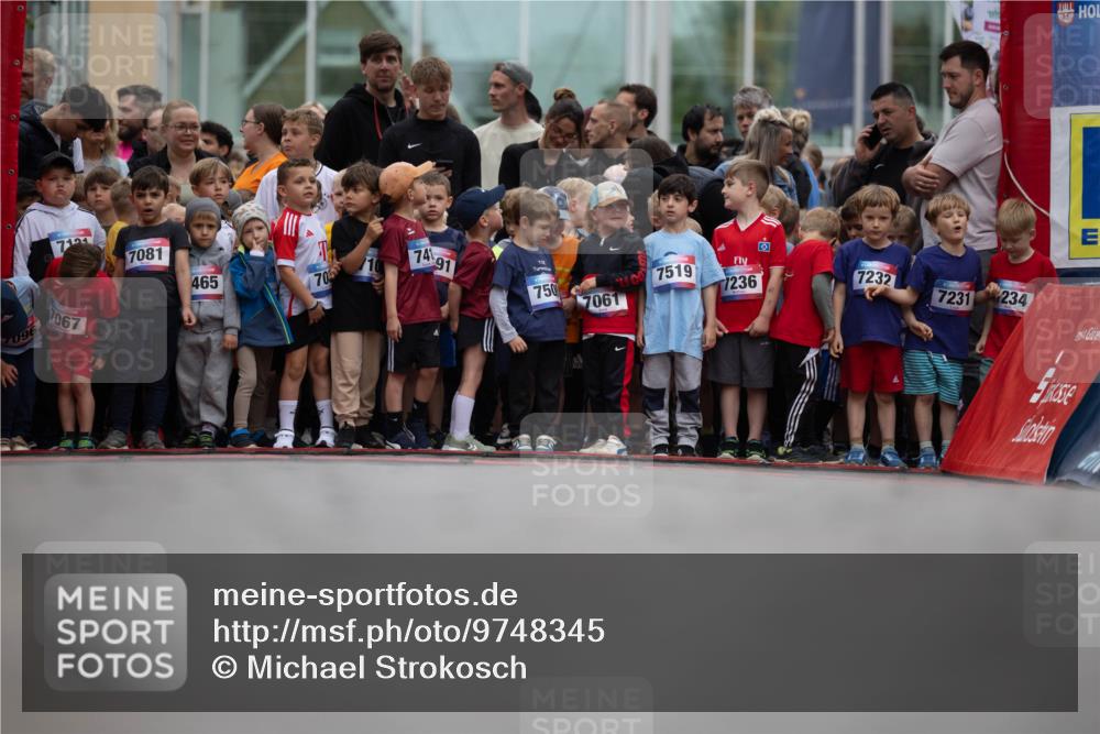 12.06.2026 - Holstenköstenlauf Michael Strokosch http://msf.ph/oto/9748345 12.06.2026 14:53:18 Laufen 096, 713, 7081, 7067, 741, 91, 465, 70, 7519, 7236, 7232, 750, 7061, 7231, 234 meine-sportfotos.de