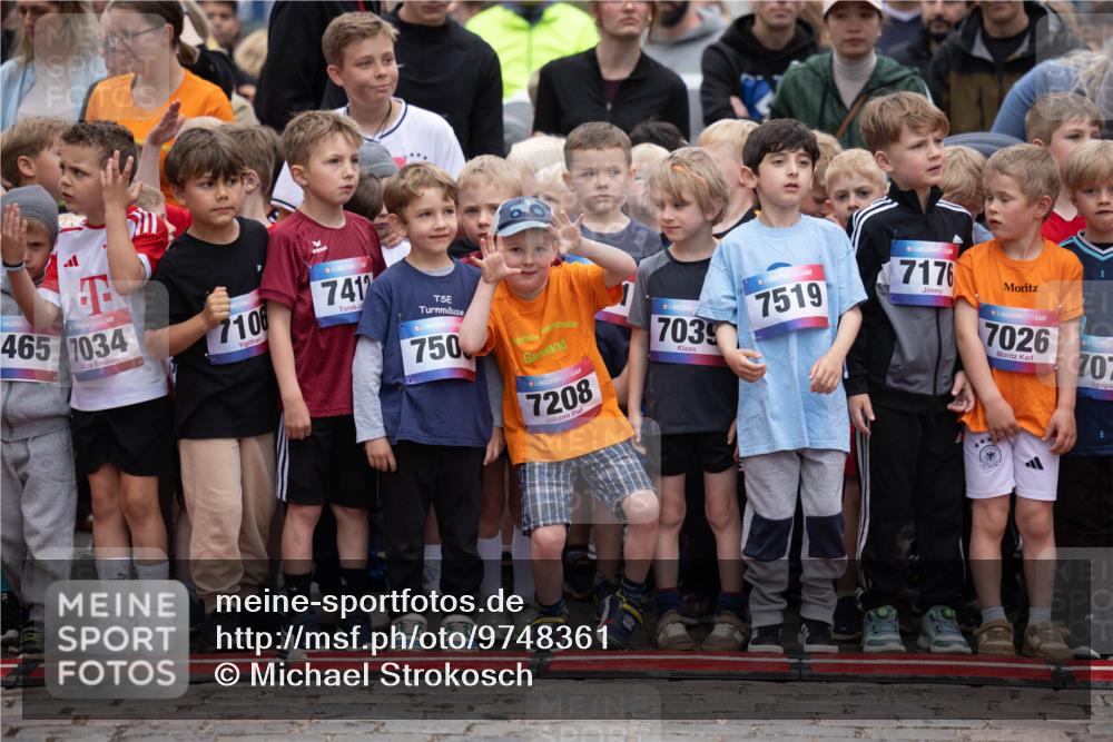 12.06.2026 - Holstenköstenlauf Michael Strokosch http://msf.ph/oto/9748361 12.06.2026 14:55:54 Laufen 465, 1034, 7106, 36, 7412, 750, 7208, 36, 7039, 7519, 36, 7176, 7026, 707 meine-sportfotos.de