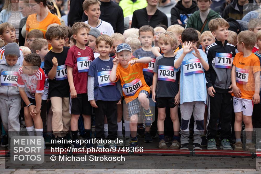 12.06.2026 - Holstenköstenlauf Michael Strokosch http://msf.ph/oto/9748366 12.06.2026 14:55:55 Laufen 7465, 36, 710, 7412, 750, 7208, 91, 7039, 7519, 7176, 026, 111 meine-sportfotos.de
