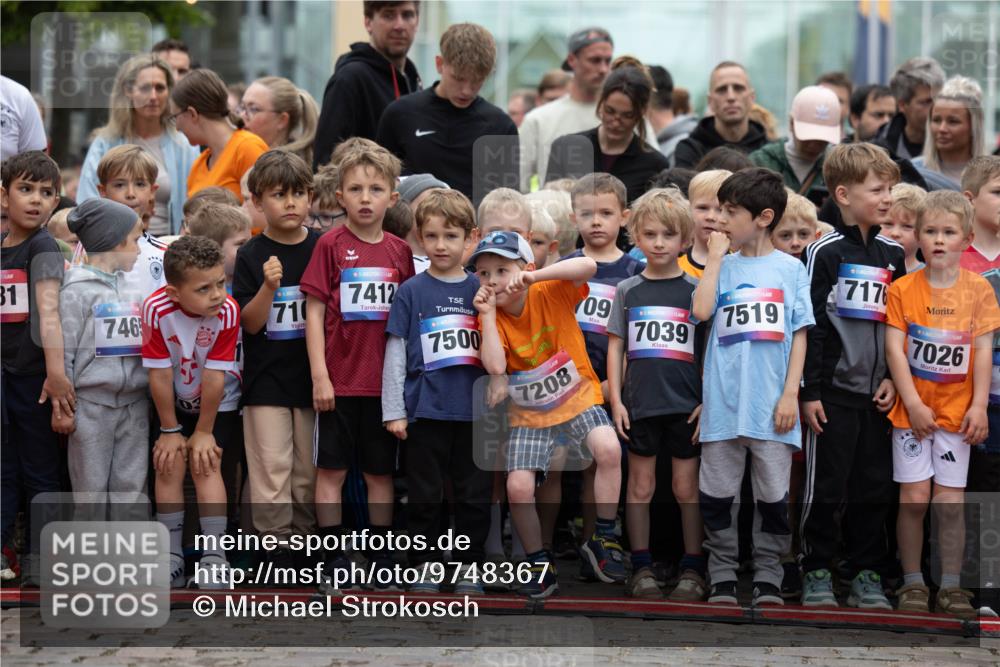 12.06.2026 - Holstenköstenlauf Michael Strokosch http://msf.ph/oto/9748367 12.06.2026 14:56:00 Laufen 31, 746, 36, 710, 7412, 7500, 7208, 09, 7039, 7519, 36, 7176, 7026 meine-sportfotos.de