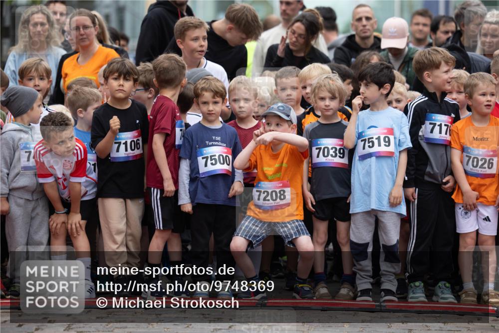 12.06.2026 - Holstenköstenlauf Michael Strokosch http://msf.ph/oto/9748369 12.06.2026 14:56:01 Laufen 36, 7, 7106, 7500, 7208, 36, 7039, 7519, 36, 717, 7026 meine-sportfotos.de