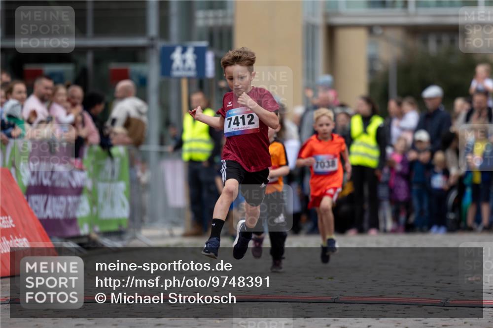 12.06.2026 - Holstenköstenlauf Michael Strokosch http://msf.ph/oto/9748391 12.06.2026 15:01:32 Laufen 7412, 7038 meine-sportfotos.de