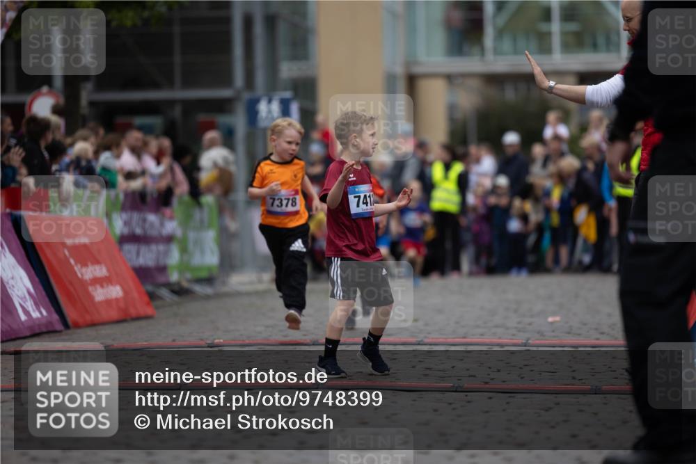 12.06.2026 - Holstenköstenlauf Michael Strokosch http://msf.ph/oto/9748399 12.06.2026 15:01:33 Laufen 7378, 741 meine-sportfotos.de