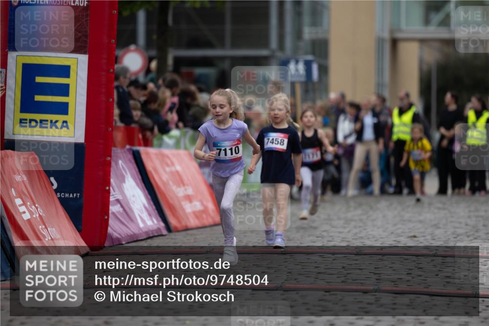 12.06.2026 - Holstenköstenlauf Michael Strokosch http://msf.ph/oto/9748504 12.06.2026 15:12:10 Laufen 7110, 7458, 7175 meine-sportfotos.de