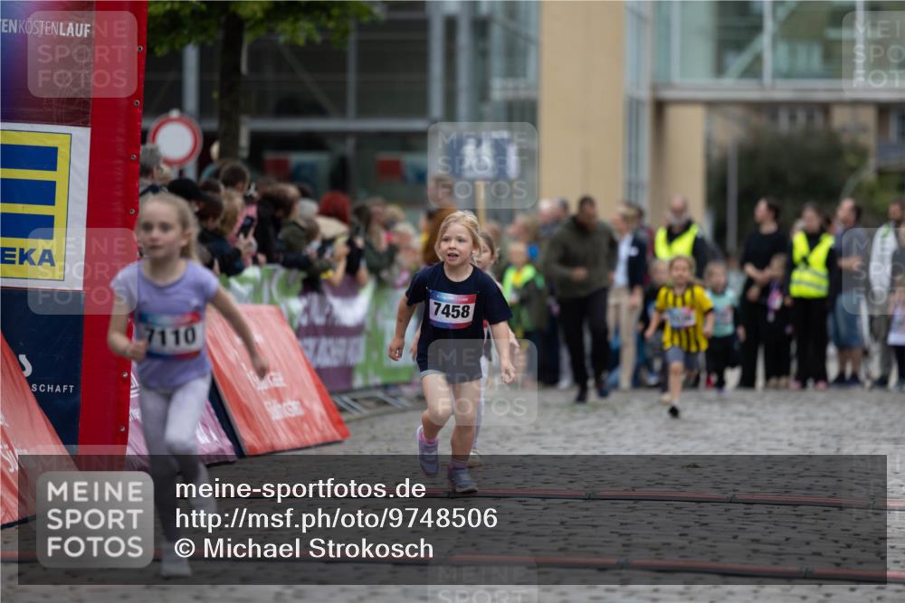 12.06.2026 - Holstenköstenlauf Michael Strokosch http://msf.ph/oto/9748506 12.06.2026 15:12:11 Laufen 7110, 7458 meine-sportfotos.de