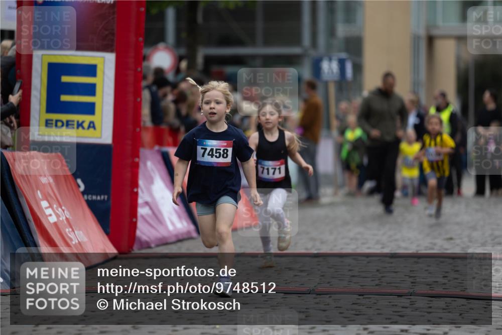 12.06.2026 - Holstenköstenlauf Michael Strokosch http://msf.ph/oto/9748512 12.06.2026 15:12:13 Laufen 7458, 7171 meine-sportfotos.de