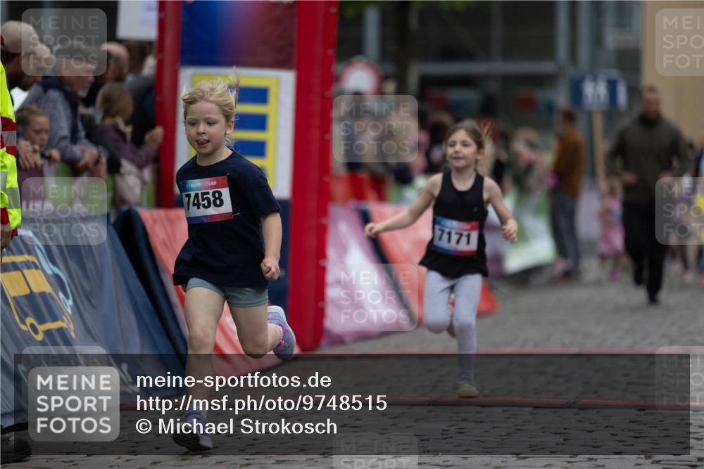 12.06.2026 - Holstenköstenlauf Michael Strokosch http://msf.ph/oto/9748515 12.06.2026 15:12:14 Laufen 7458, 7171 meine-sportfotos.de