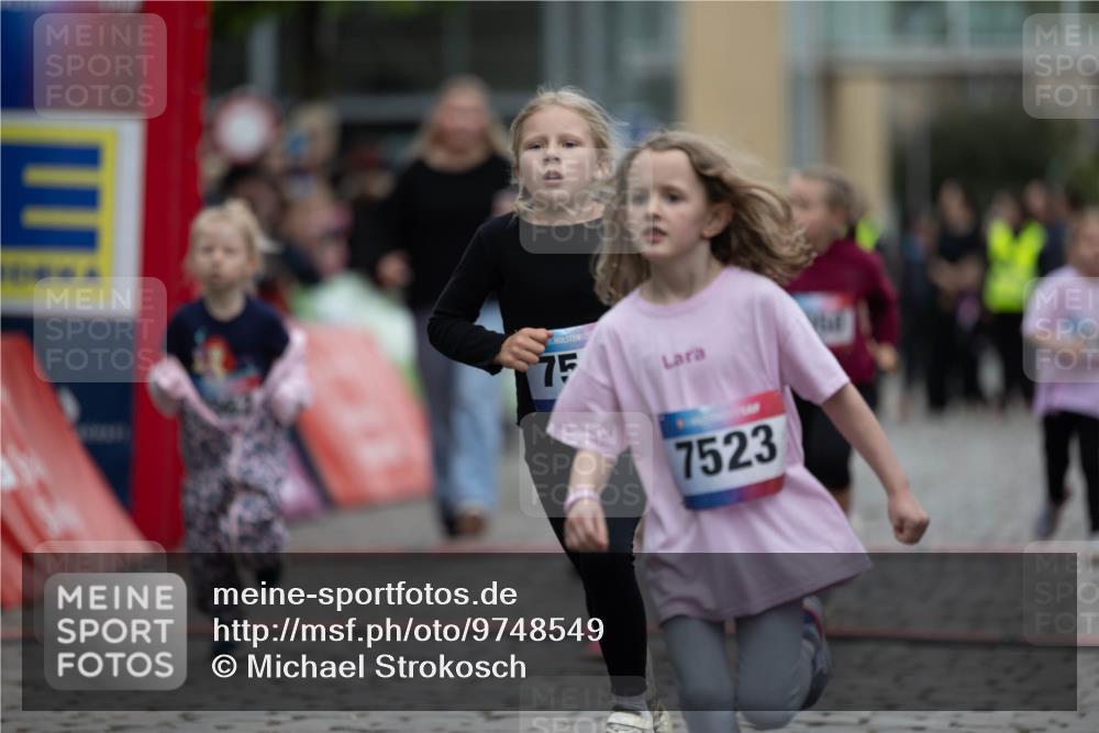 12.06.2026 - Holstenköstenlauf Michael Strokosch http://msf.ph/oto/9748549 12.06.2026 15:12:29 Laufen 75, 7523 meine-sportfotos.de