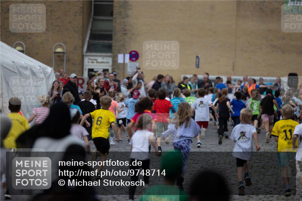 12.06.2026 - Holstenköstenlauf Michael Strokosch http://msf.ph/oto/9748714 12.06.2026 16:00:37 Laufen 6, 11 meine-sportfotos.de