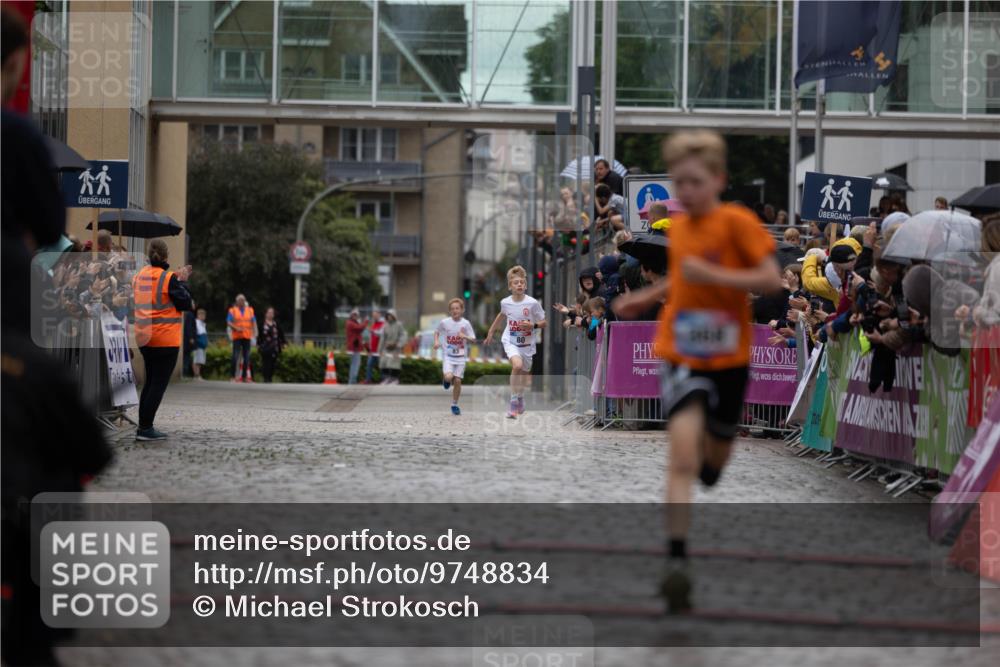 12.06.2026 - Holstenköstenlauf Michael Strokosch http://msf.ph/oto/9748834 12.06.2026 16:49:52 Laufen 80, 83 meine-sportfotos.de