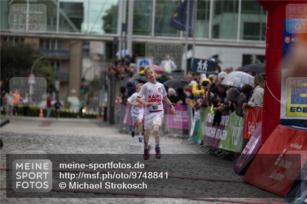 12.06.2026 - Holstenköstenlauf Michael Strokosch http://msf.ph/oto/9748841 12.06.2026 16:49:58 Laufen 80 meine-sportfotos.de