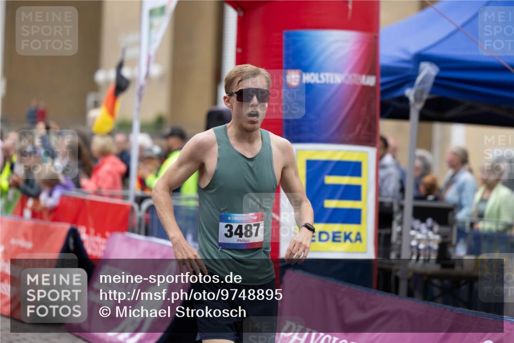 12.06.2026 - Holstenköstenlauf Michael Strokosch http://msf.ph/oto/9748895 12.06.2026 17:46:40 Laufen 36, 3487 meine-sportfotos.de