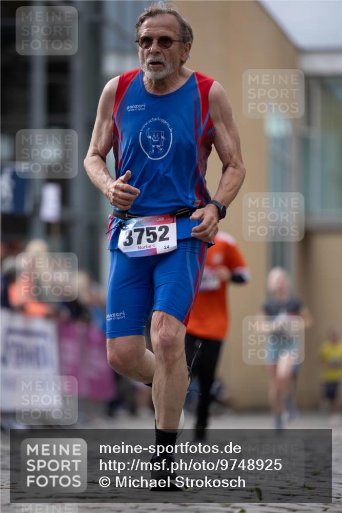 12.06.2026 - Holstenköstenlauf Michael Strokosch http://msf.ph/oto/9748925 12.06.2026 17:57:47 Laufen 3752, 24 meine-sportfotos.de
