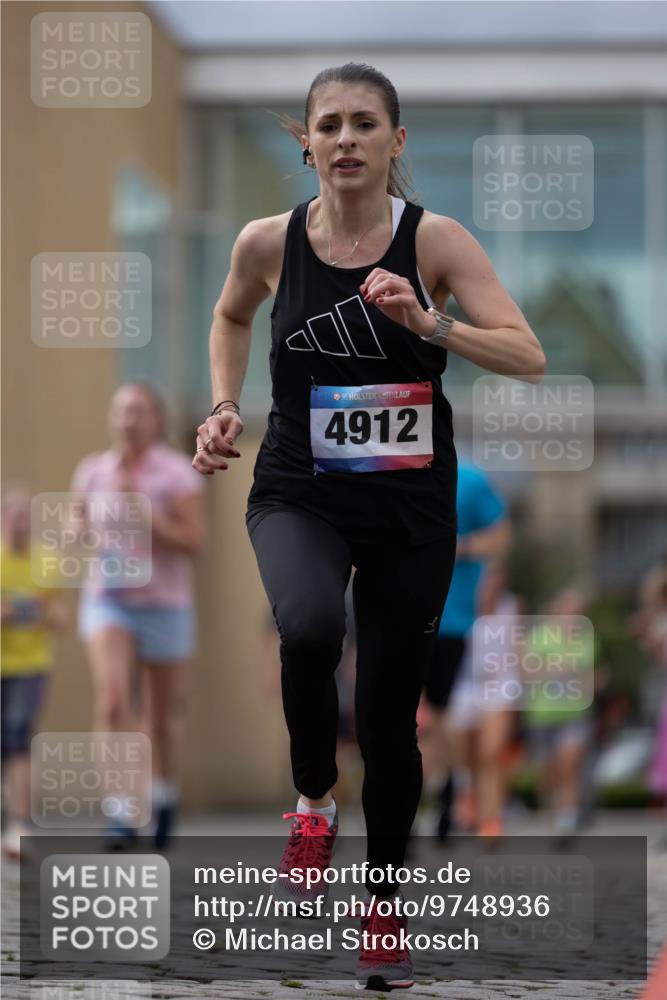 12.06.2026 - Holstenköstenlauf Michael Strokosch http://msf.ph/oto/9748936 12.06.2026 17:57:53 Laufen 36, 4912 meine-sportfotos.de