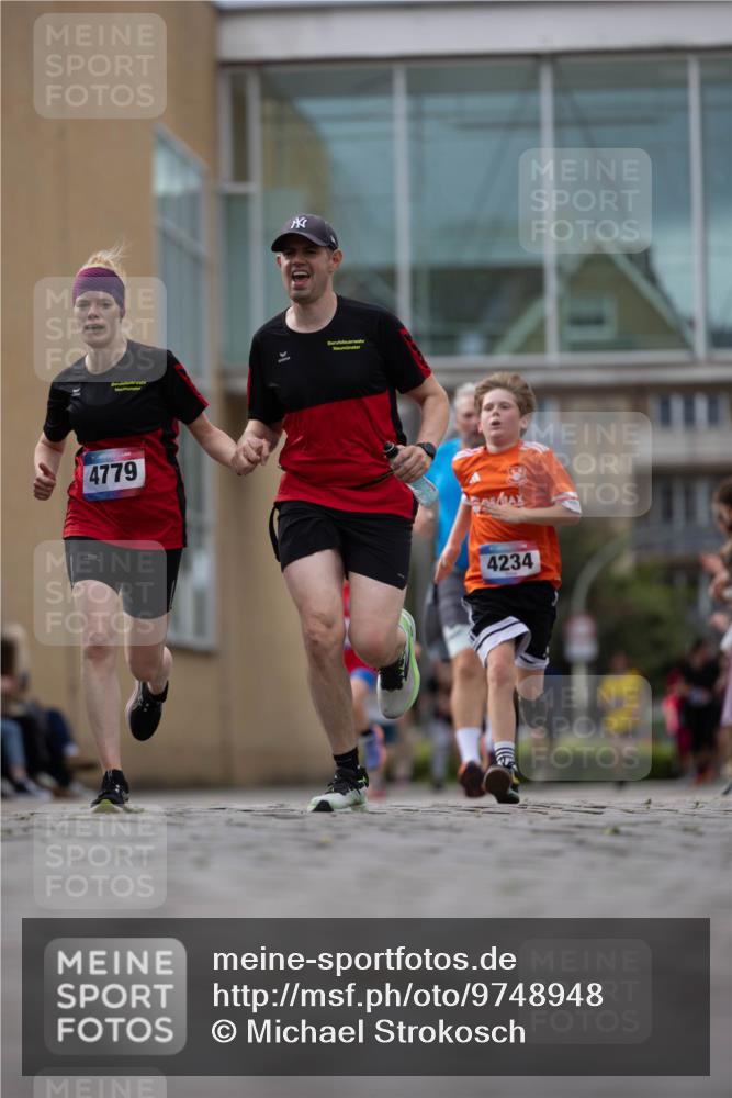 12.06.2026 - Holstenköstenlauf Michael Strokosch http://msf.ph/oto/9748948 12.06.2026 17:58:21 Laufen 4779, 4234 meine-sportfotos.de