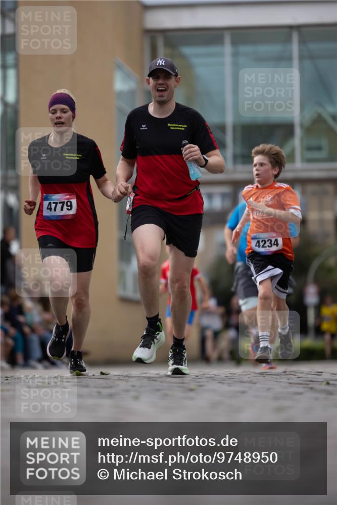 12.06.2026 - Holstenköstenlauf Michael Strokosch http://msf.ph/oto/9748950 12.06.2026 17:58:22 Laufen 4779, 4234 meine-sportfotos.de